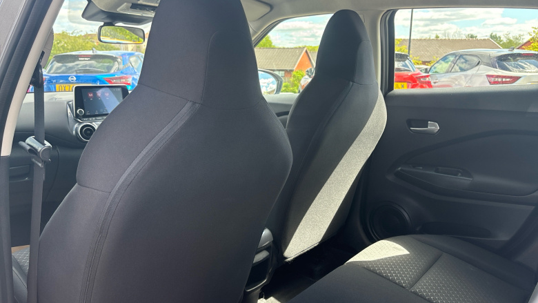 Nissan Juke 1.0 DiG-T 114 Acenta 5dr Petrol Hatchback